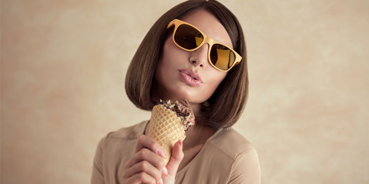 Claves que revelan si eres una comedora 'emocional'