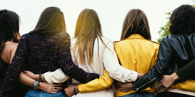 ¡ESTOY CANSADA DE LOS NOVIOS DE MIS AMIGAS!