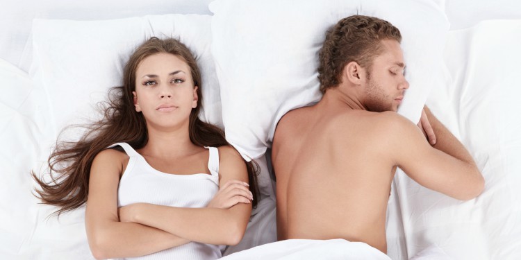 Hábitos que hacen a las mujeres miserables en el amor