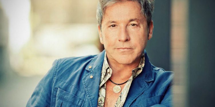 Ricardo Montaner regresa con una nueva canción trascendente “La Canción Que Necesito”